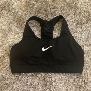 NIKE Sports-Bra